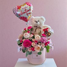 Cuddle me Valentine\'s Flower Box