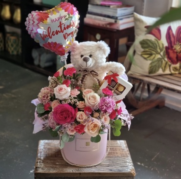 Cuddle me Valentine\'s Flower Box
